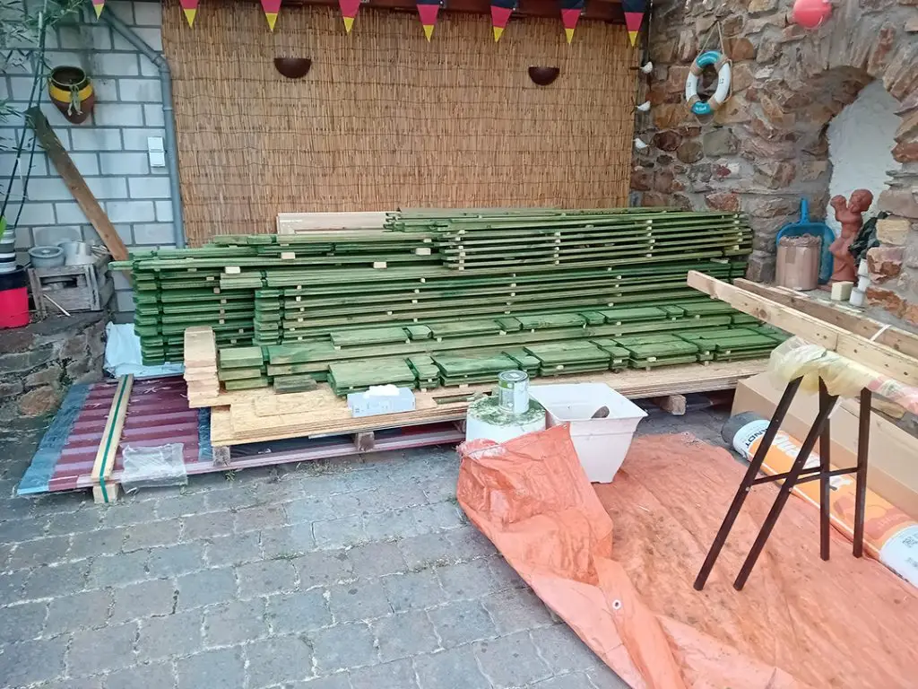 Lixum - Weichholz mit Lasur